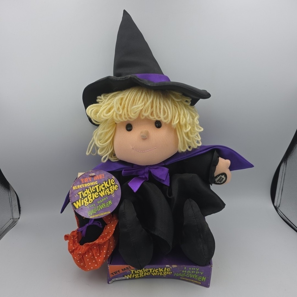 Dan Dee Tickle Tickle Wiggle Wiggle Happy Halloween Stuffed Plush Talking Witch